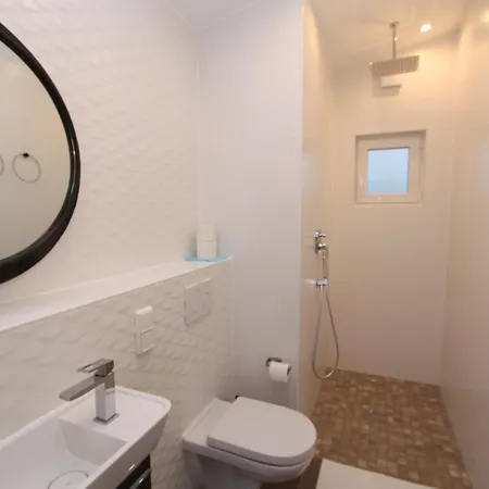 7 Campingpark Waldesruh * Behrensdorf